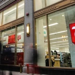 walgreens-store-exterior-20221222174139655-featured.jpg